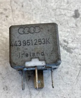 Audi A4 S4 B5 8D Other relay 443951253k