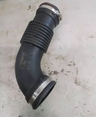 Renault Master III Engine coolant pipe/hose 165763705R