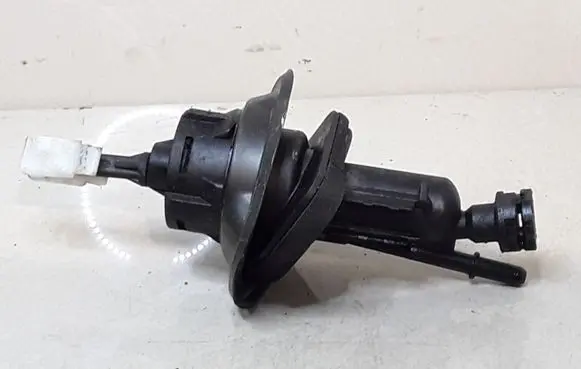 Mazda 3 I Clutch master cylinder 3M517A543AE