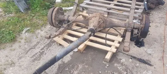 Nissan Patrol Y60 Rear axle beam 