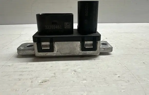 Volvo XC90 Glow plug pre-heat relay 32202461