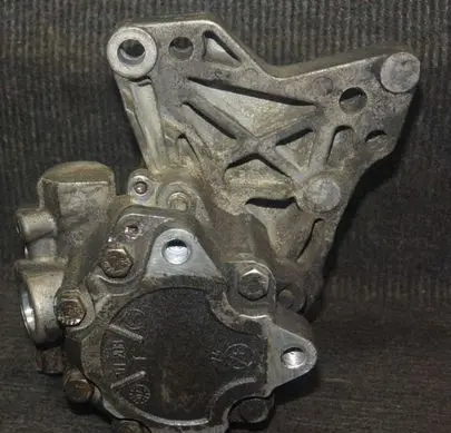 BMW X3 E83 Power steering pump