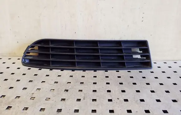 Audi A6 S6 C4 4A Front bumper lower grill 4A0807345J