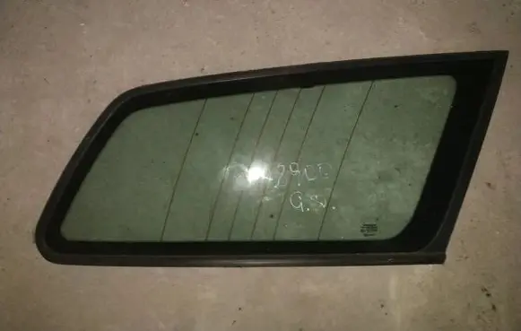 Volvo V50 Rear side window