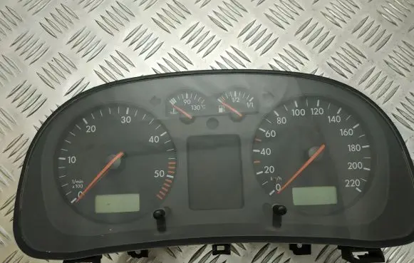 Volkswagen Golf IV Speedometer (instrument cluster) 1J0919861B