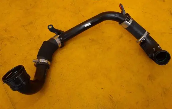 Jaguar E-Pace Intercooler hose/pipe HJ32 6C646 , HJ32 6C782 AA
