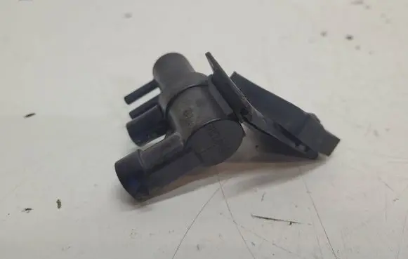 Chrysler Voyager Vacuum valve 5149105AA
