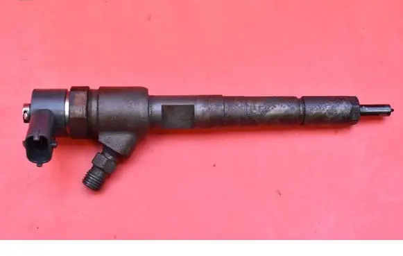 Opel Corsa D Fuel injector 0445110325