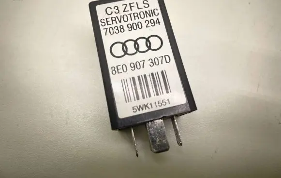 Audi A4 S4 B7 8E 8H Other relay 8E0907307D 7038900294 5WK11551