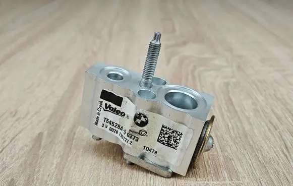 BMW 4 G22 G23 G24 G26 Air conditioning (A/C) expansion valve 6994989