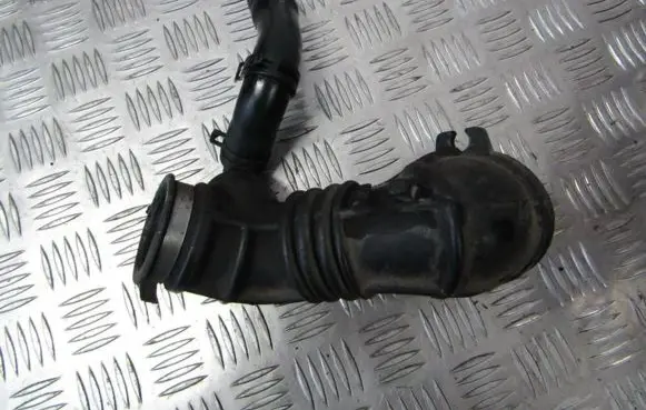 Opel Vectra B Air intake hose/pipe 90499551