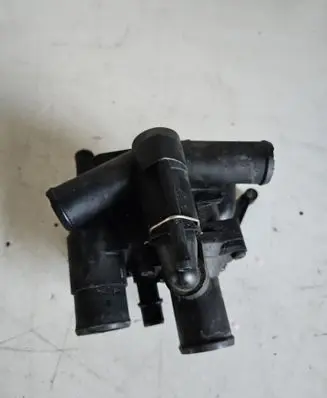 Land Rover Range Rover Sport L320 Thermostat housing 6H4Q8A586
