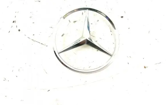 Mercedes-Benz E W211 Manufacturers badge/model letters 2117580058 A2117580058