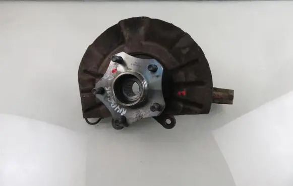 Front wheel hub spindle knuckle