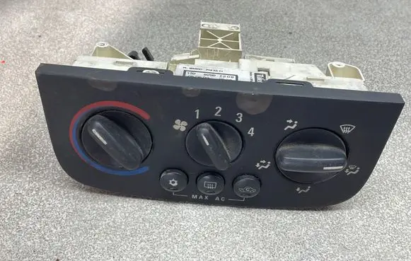 Opel Combo C Air conditioner control unit module 1328299