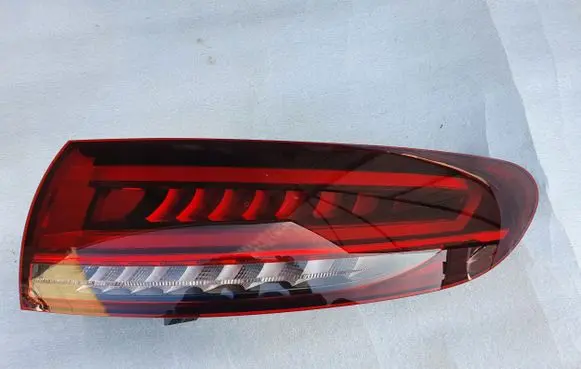 Mercedes-Benz EQC Rear/tail lights