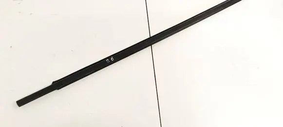 Lexus IS 220D-250-350 Front door glass trim molding