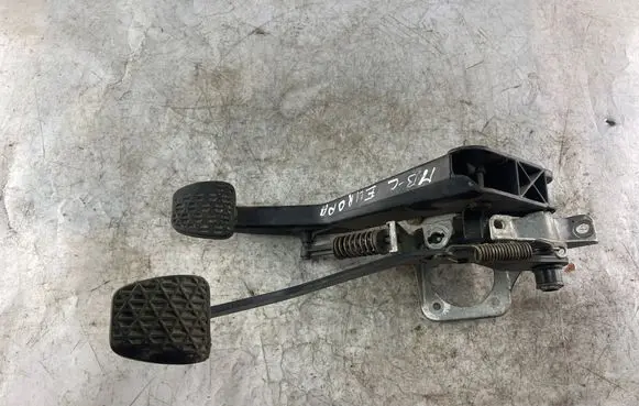 Mercedes-Benz C W202 Pedal assembly 2022901416 2022900119