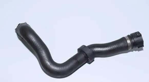 BMW 7 E38 Engine coolant pipe/hose 7503725