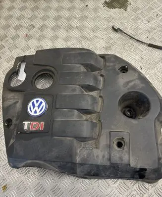 Volkswagen PASSAT B5.5 Engine cover (trim) MF5215A