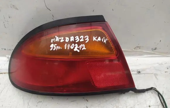 Mazda 323 F Rear/tail lights