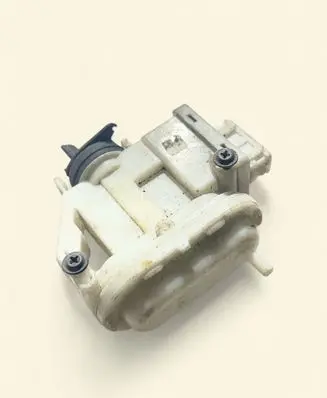Volkswagen Touran I Central locking vacuum pump 357862153H