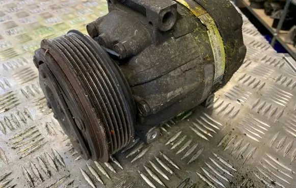 Renault Scenic I Air conditioning (A/C) compressor (pump) 7700105765