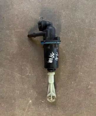 Peugeot 3008 I Clutch master cylinder 9686265880