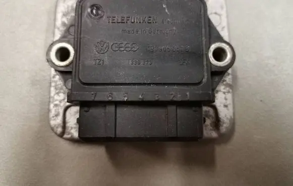 Audi 100 200 5000 C3 Ignition amplifier control unit 191905351B 339373 654321