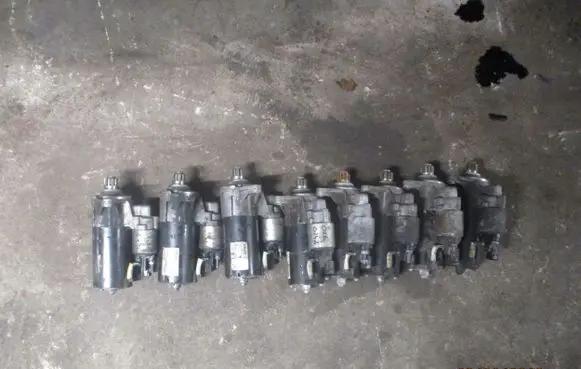 Volkswagen Transporter - Caravelle T5 Starter motor VW02E911024A