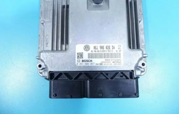 Volkswagen PASSAT CC Engine control unit/module ECU 0261S04957 IMPRK1324949