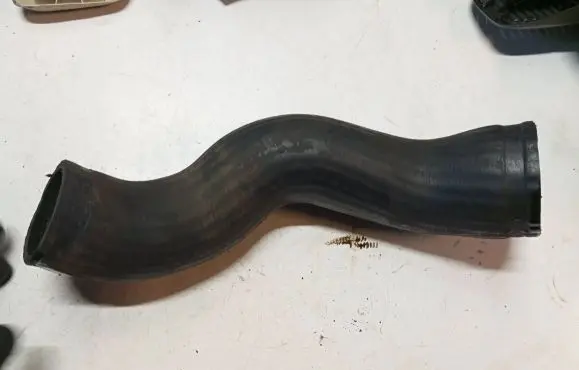 Volvo V70 Intercooler hose/pipe 30680218