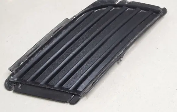 Opel Corsa C Front bumper lower grill 13120836