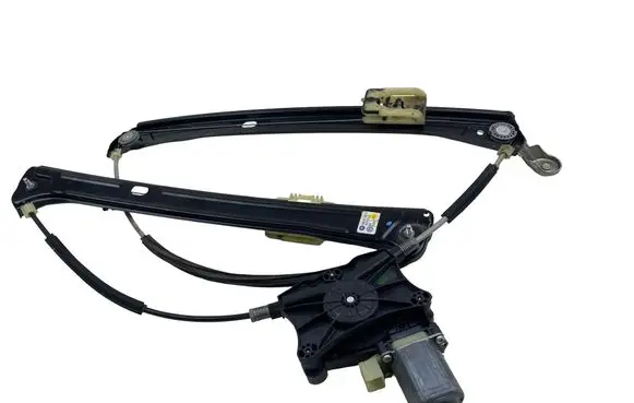 Volkswagen Tiguan Front door window regulator motor 5Q0959801C 5NA837462A