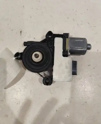 Seat Leon (5F) Rear door window regulator motor 5Q0959811