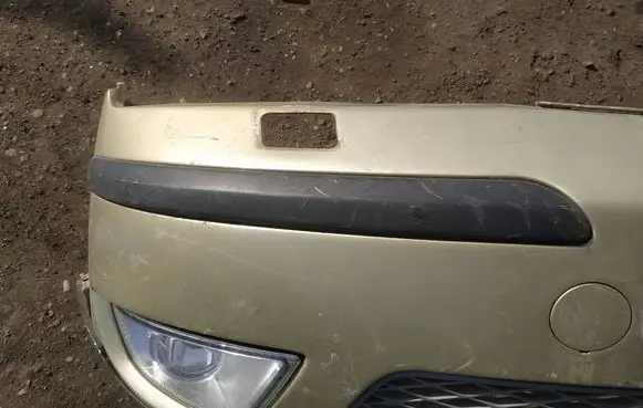 Ford Mondeo Mk III Front bumper splitter molding 