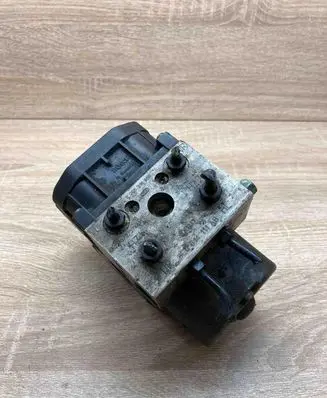 Volkswagen PASSAT B5 ABS Pump 0273004281 8E0614111AB 0265216559