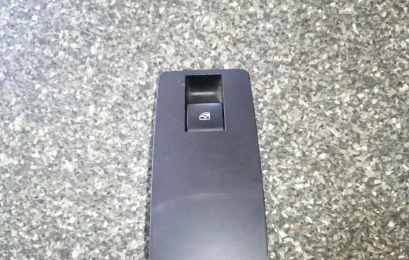 Opel Insignia A Electric window control switch 13301886