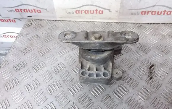 Ford Mondeo Mk III Engine mount bracket 2S716F012A