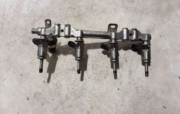 Renault Megane III Fuel main line pipe 175204385R
