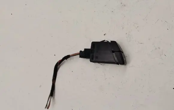 BMW 6 F06 Gran coupe Hazard light switch 9161896
