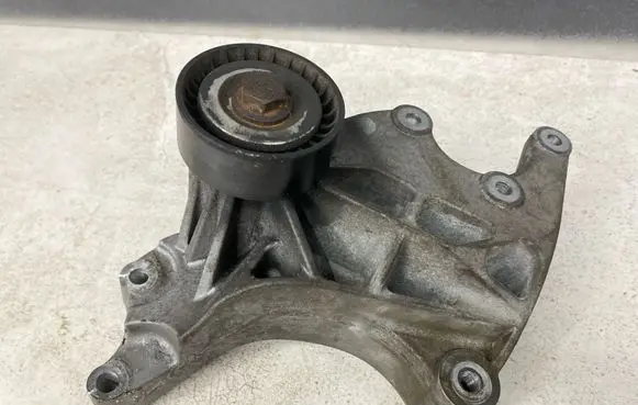 Dodge Caliber Power steering pump mounting bracket 04891593AA
