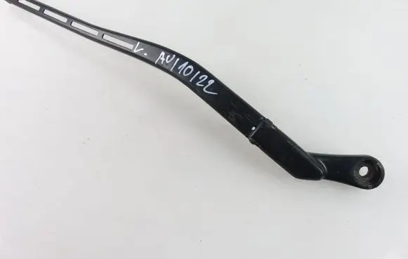 Mitsubishi Pajero Front wiper blade arm 
