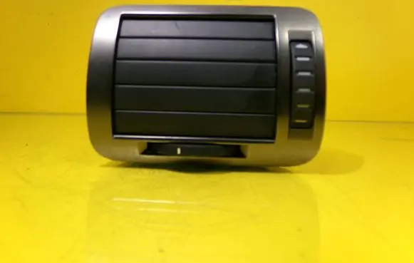 Skoda Superb B5 (3U) Dashboard side air vent grill/cover trim 3U0819701A