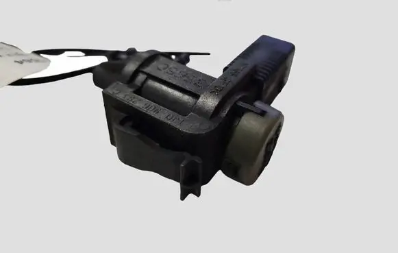 Volkswagen PASSAT B6 Turbo solenoid valve 1J0906283C