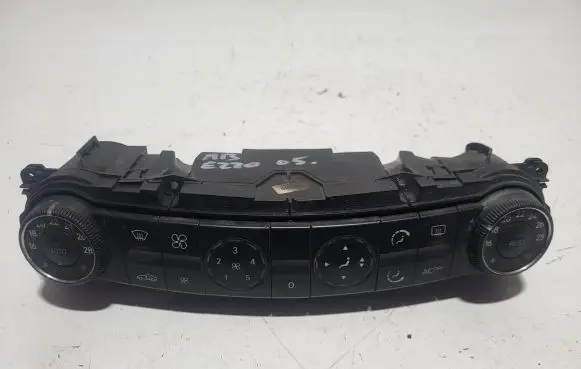 Mercedes-Benz E W211 Climate control unit 2118300385 00062002 SW0602