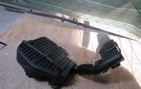 Opel Crossland X Intake resonator 9670851680 090150 090152