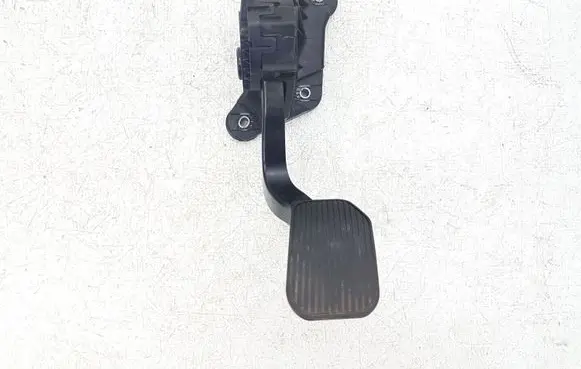 Ford F150 Accelerator throttle pedal FL349F836 FL349F836AC B2125Y0735