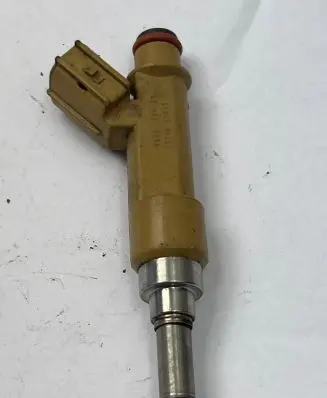 Toyota Prius (XW30) Fuel injector 2325037010 669019402