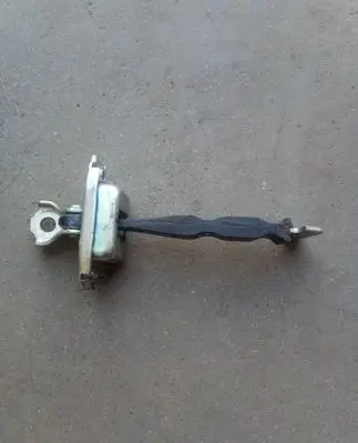 Mitsubishi Outlander Rear door check strap stopper